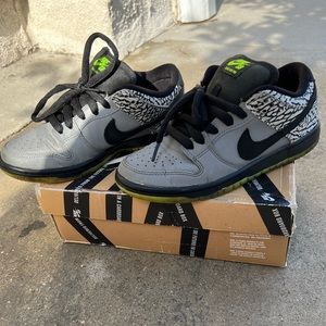 NIKE SB SIZE 5.5